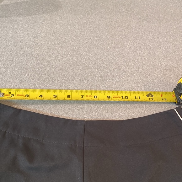 Adidas - Women’s Black Golf Capri pants. Size 8? - Picture 3 of 9